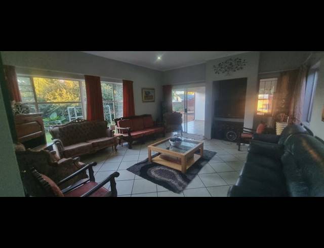 5 BEDROOM HOUSE FOR SALE IN ELDORAIGNE